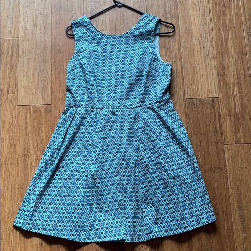 Forever 21 pleated sleeveless dress - Picture 3 of 8